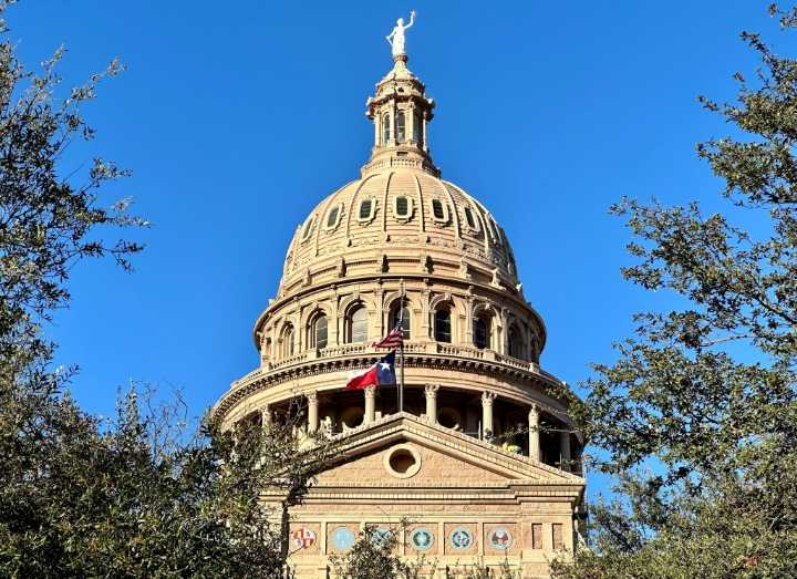 El Senado de Texas aprueba una ley para limitar el acceso a píldoras abortivas