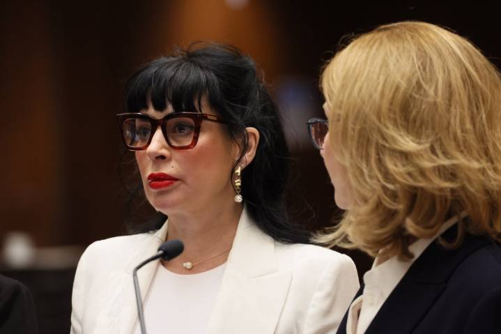 Weezer bassist's wife avoids jailtime
