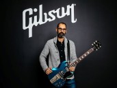 El argentino que rescató de la bancarrota a Gibson, la marca de guitarras de hasta 100 mil dólares