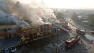 Sofocan incendio en plaza comercial de Villa Fontana