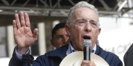 Uribe hizo negro diagnóstico de la situación del país, tras recientes anuncios de Petro: “Tienen que dejar de comprar arroz para pagar medicinas”