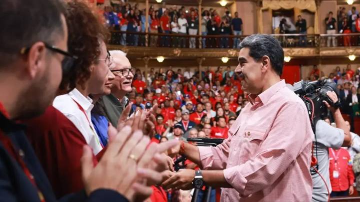 Nicolás Maduro llama a las bases del chavismo a prepararse para la lucha armada ante la 'amenaza' de Estados Unidos: 'Delinear los caminos'