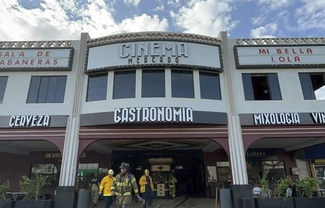 Se incendia cine de esposa de Secretario en Baja California