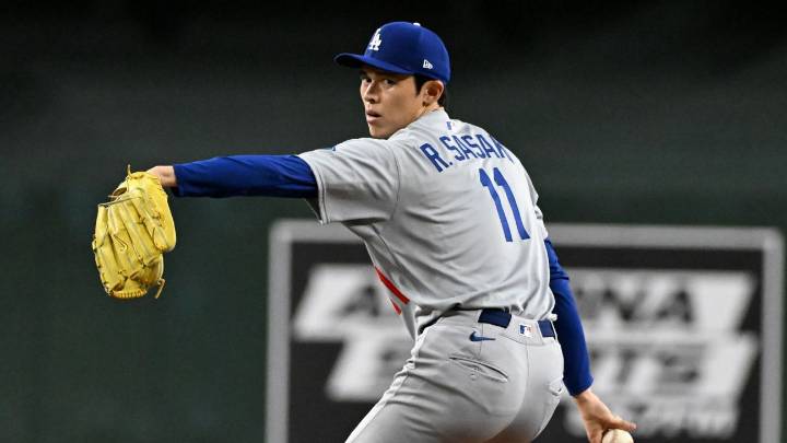 Dodgers' Sasaki, Kershaw shine in relief as playoffs approach