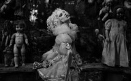 Lady Gaga expone el misticismo de la isla de las muñecas en Xochimilco, y el toque de Tim Burton en "The dead dance"