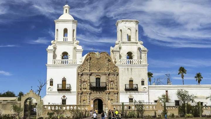 Misión de San Xavier de Bac en Tucson, un sitio con más de 300 años de historia