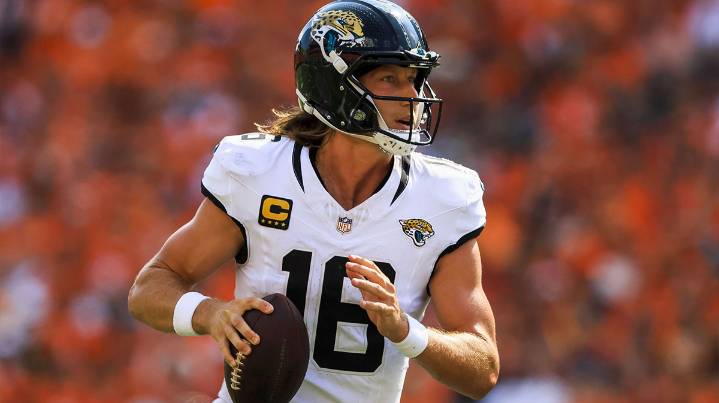 1 image shows how bad things are between Jaguars’ Trevor Lawrence, Travis Hunter, Brian Thomas Jr.