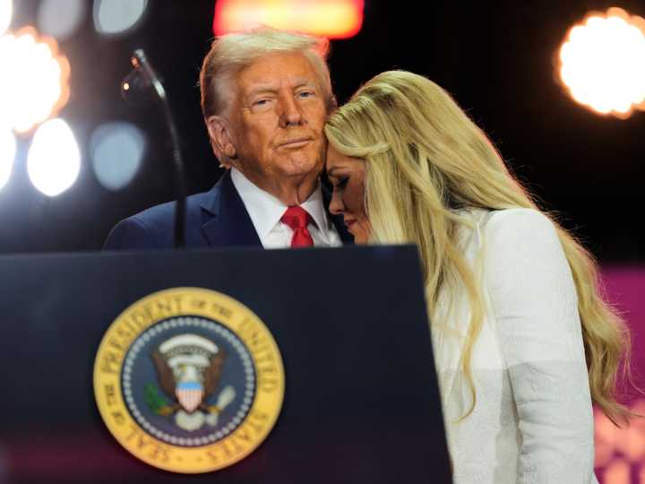 Donald Trump habló en el funeral de Charlie Kirk ante 73 mil personas y lo definió como uno de "los más grandes patriotas"