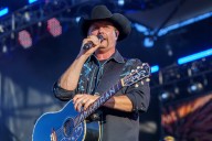 Singer who says ‘end times are near’ criticizes famous megachurch pastor for not talking about it