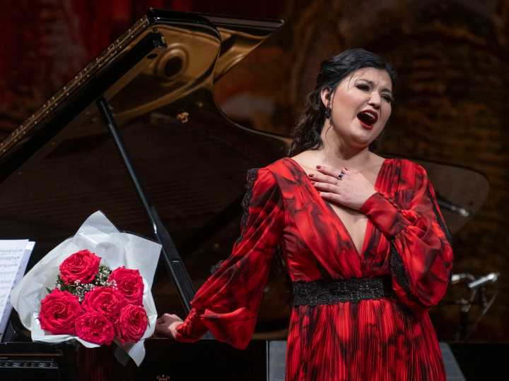 La cantante rusa que se le animó a Gardel y a Piazzolla en el Teatro Colón