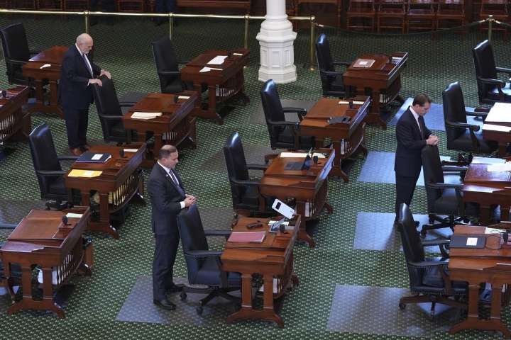 Texas lawmakers approve letting private citizens sue abortion pill providers