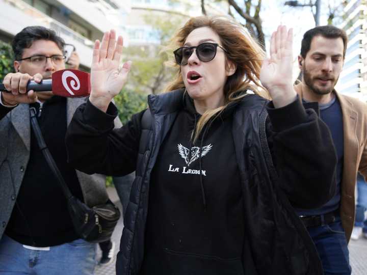 Otro episodio insólito de Lilia Lemoine: acompañó a votar a Karina Milei, se sintió acosada y se puso a grabar a los periodistas