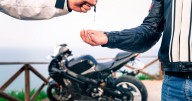 Manizales: Ella confío en un amigo, pero este le vendió su moto sin decirle
