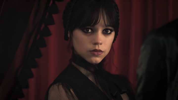 I've Been Curious How Jenna Ortega's Viral Red Carpet Looks Come Together, And Her Hairstylist Just Shared How 'Involved' She Actually Is