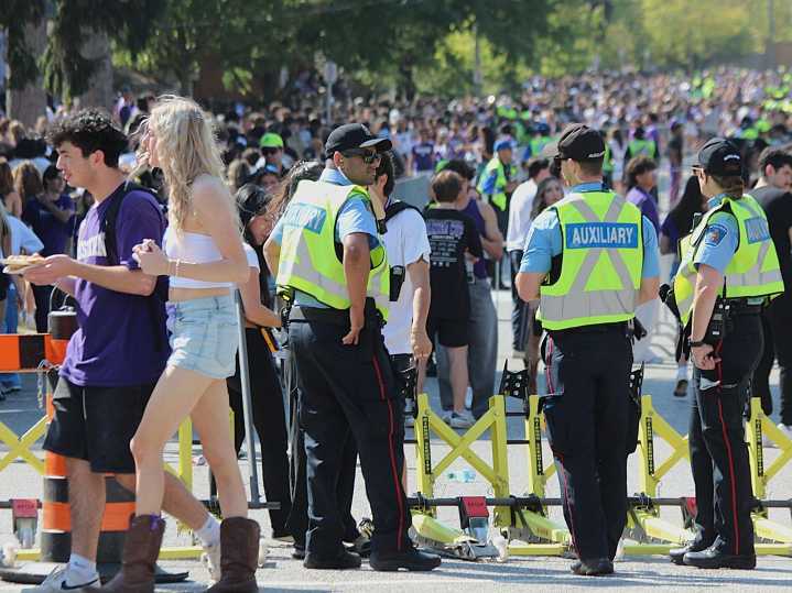 Up to 18K party on streets around Western University amid homecoming
