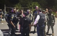 Dan de baja a dos policías tras cateo de tiendita de droga en Piedras Negras