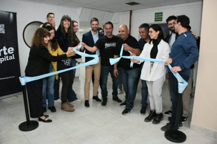 El auditorio del Palacio Municipal vuelve a abrir sus puertas y la ciudad suma un nuevo centro cultural