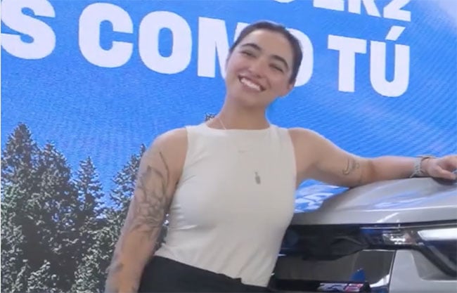 Reconoce GM a Ana Paula Vázquez; recibe una Chevrolet Colorado ZR2