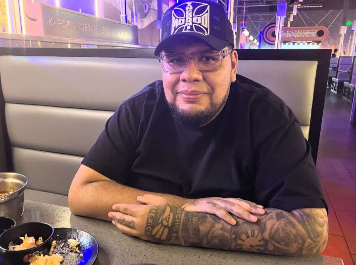 ‘My kid is pretty traumatized.’ Father details hours in ICE custody after school drop