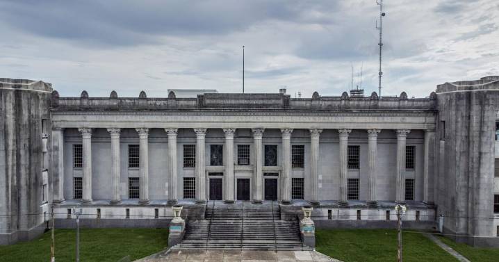 Two of New Orleans' oldest homicide cases were set for trial on Monday. Only one began.