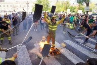 Más de mil trabajadores forestales se manifiestan en León para exigir un operativo 100% público y reconocimiento como bomberos forestales
