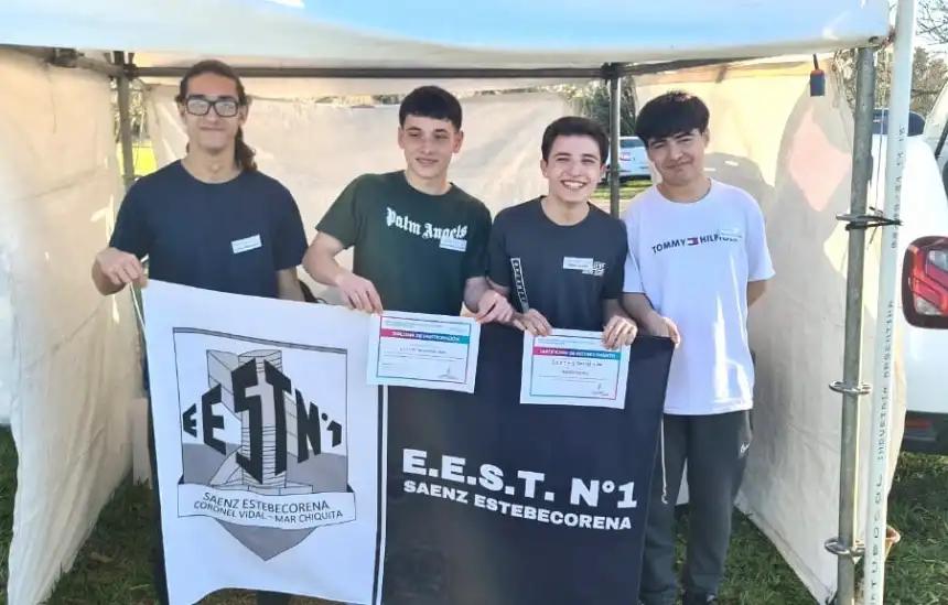 Alumnos de la Escuela Técnica ganaron un premio por su deshidratador solar inteligente