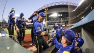 Suárez HR helps Seattle Mariners sweep Rockies, hit 90 wins