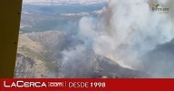 Más de 300 efectivos luchan contra las llamas en Peñalba de la Sierra