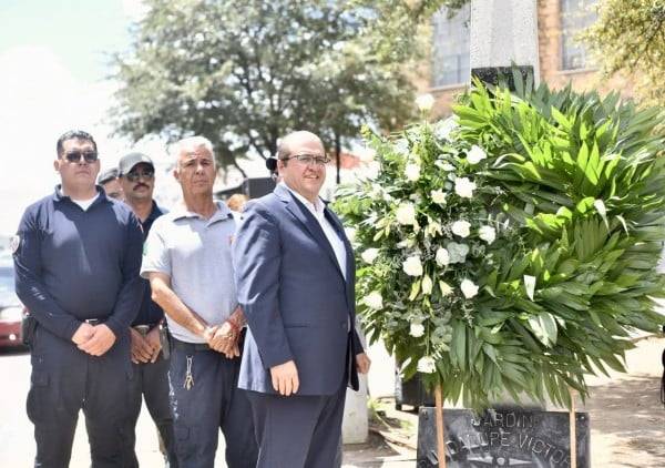 Homenajea alcalde de Parral a 'El Cuadrado“