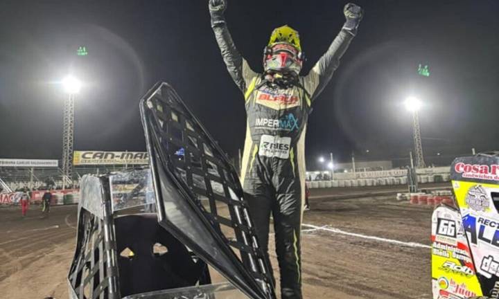Vallejos volvió con todo y se impuso en la tercera del Invernal de midgets