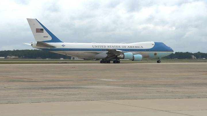 Controller scolds Spirit Airlines pilot to ‘pay attention’ to radio calls as Air Force One flies 8 miles away