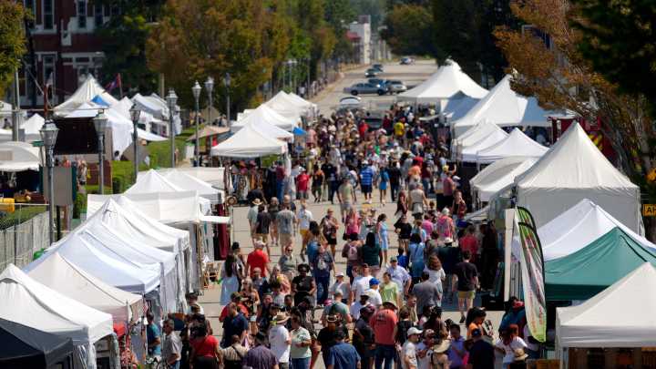 SEE IT: Arts in the Heart draws large crowd on Saturday