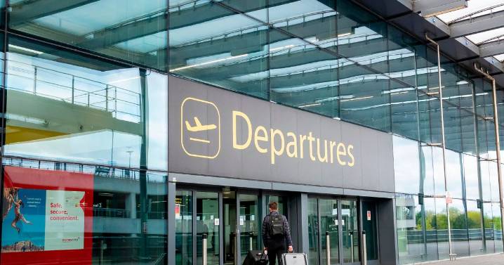 Gatwick airport second runway approved in major boost to holidaymakers