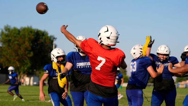 Desert Christian Academy pulls away from Desert Mirage late to move to 3