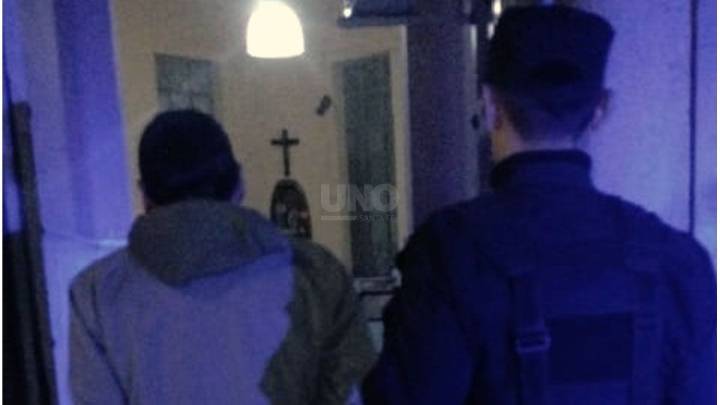 Aprehendieron a un hombre tras efectuar disparos y provocar disturbios en barrio Alfonso