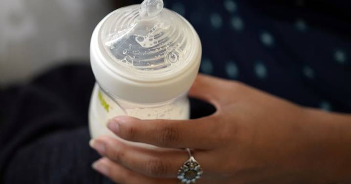 The first weeks of breastfeeding can be hard — tips, safety and top products