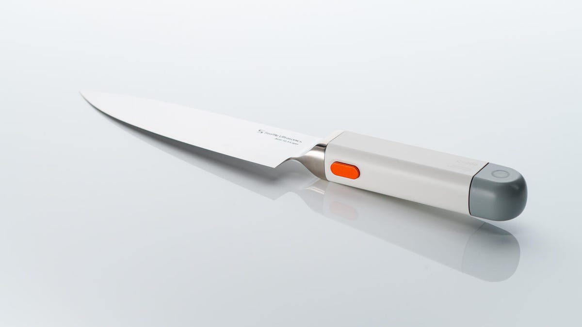 Inventor of $399 Vibrating Chef's Knife Says It Requires '50% Less Force to Cut'