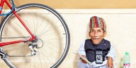 El campesino que no soportó la fama de los premios Guinness y la leyenda del hombre más bajo del mundo: “Era como una jaula”