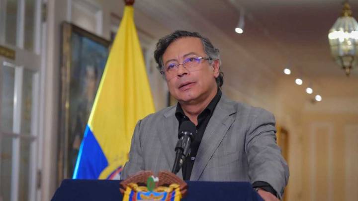 Gustavo Petro advirtió sobre la “quiebra de la Nación” y su “fracaso total” por culpa de las EPS