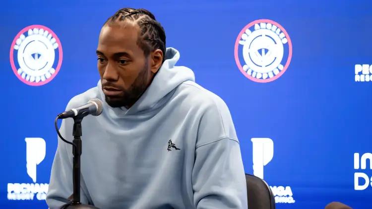 Kawhi Leonard enfrenta escándalo por contrato de 28 millones bajo investigación