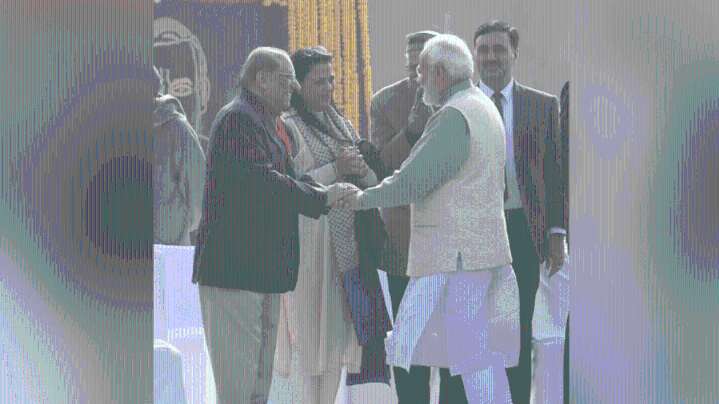 PM Modi condoles death of senior BJP leader Vijay Kumar Malhotra