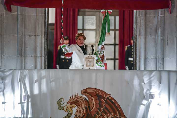 Destaca Delfina Gómez a heroínas anónimas en Grito de Independencia