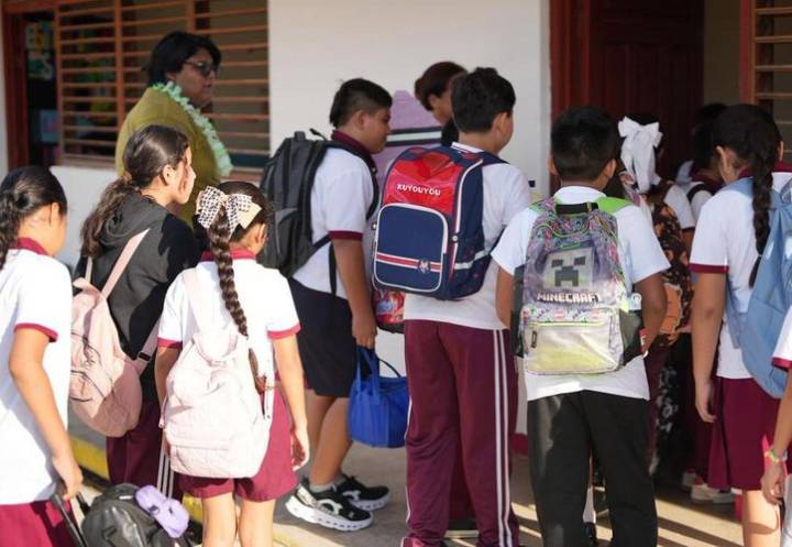 Grupo Cañaveral de Humberto Pabón, en el Grito de Independencia en Chetumal