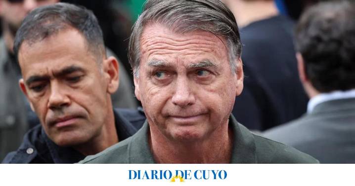 Internaron a Jair Bolsonaro tras sufrir una descompensación bajo arresto domiciliario