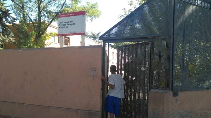 Un grupo de encapuchados asaltan a menores migrantes cerca de un centro de Madrid