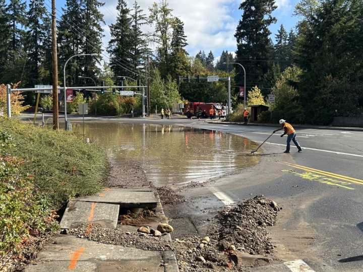 Water main break floods Northeast 134th Street near Salmon Creek Avenue