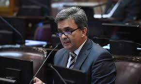 Víctor Zimmermann: «Es un tema más humano que de números»