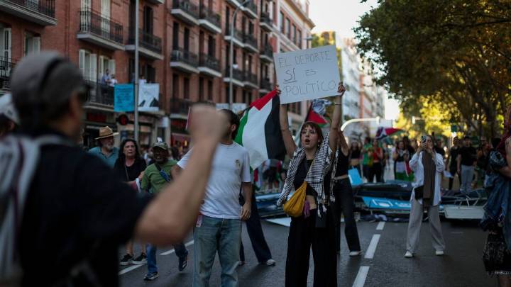 La prensa internacional no da crédito a la suspensión de la última etapa de La Vuelta: "Es algo inédito"