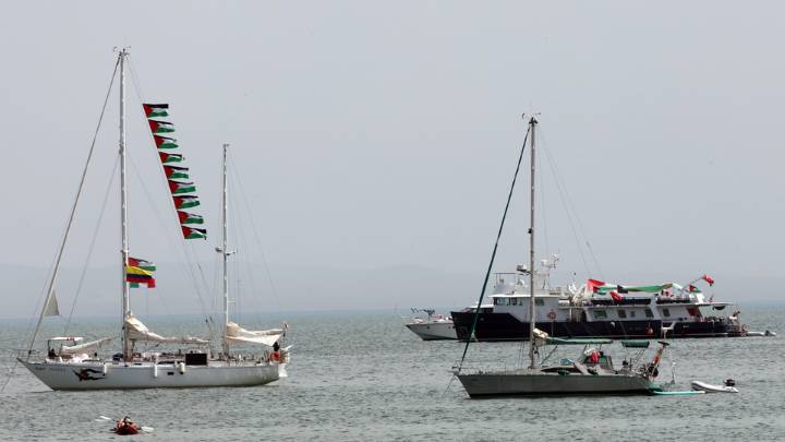 La flotilla no detiene su rumbo