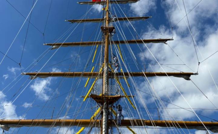 A cuatro meses de accidente, Buque Escuela “Cuauhtémoc” regresa a Nueva York tras pasar pruebas navales